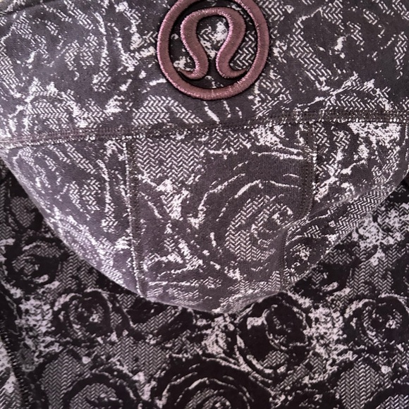 Lululemon Rare Purple/Lace/Rose Scuba Hoodie. GUC, Sz 6, ribbed arm panels - Picture 7 of 8